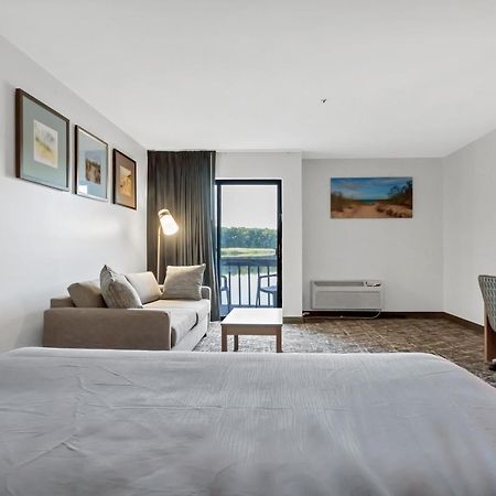 Waterbird Lakeside Inn チェスタートン エクステリア 写真