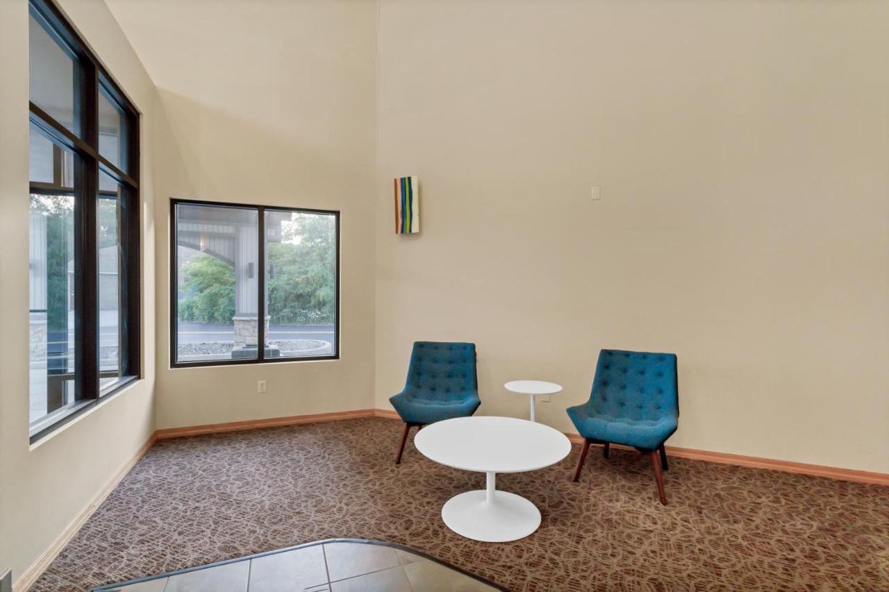 Waterbird Lakeside Inn チェスタートン エクステリア 写真