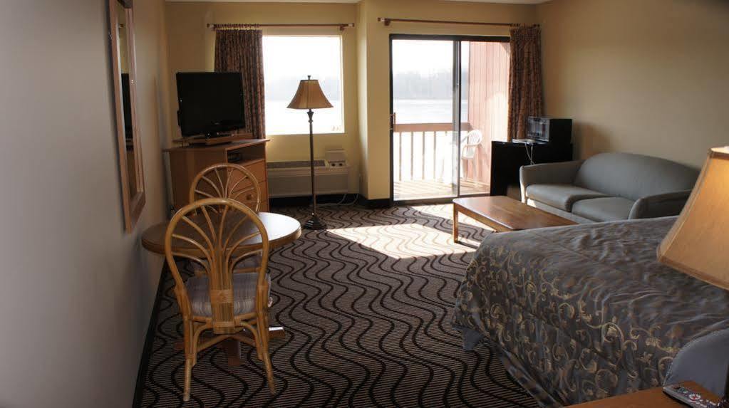 Waterbird Lakeside Inn チェスタートン エクステリア 写真